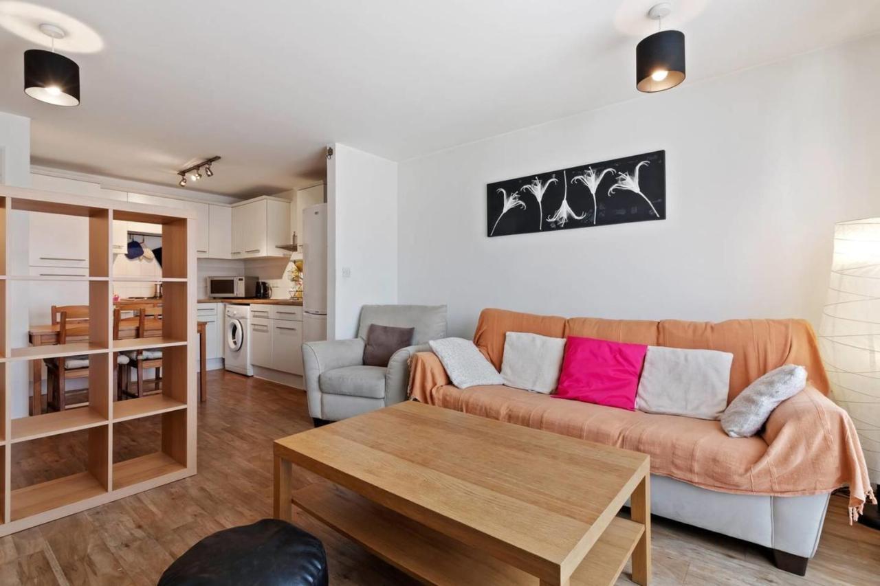 Modern 2 Bedroom Apartment In Homerton ロンドン エクステリア 写真